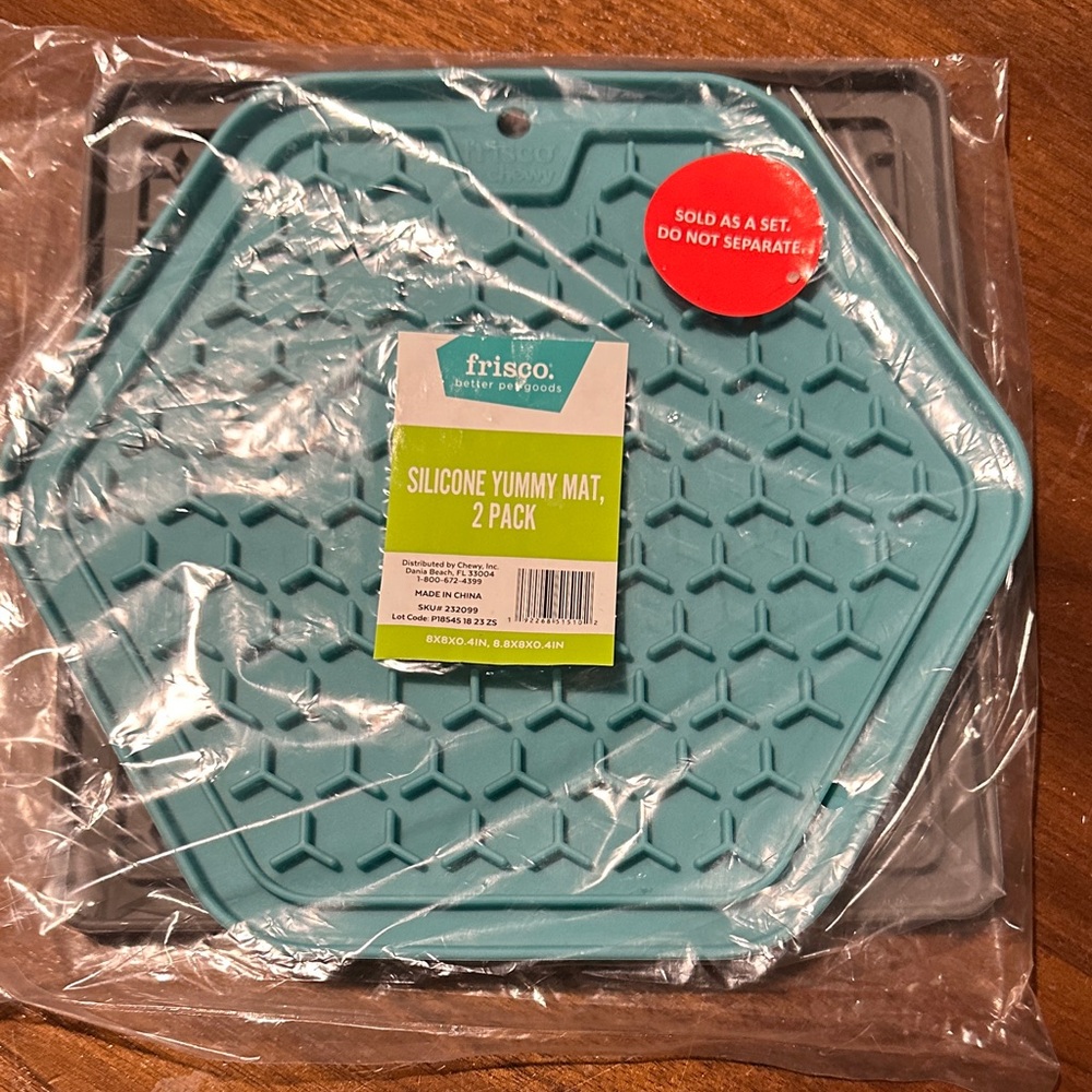 Slow Feeder Silicone Lick Mats Blue and Gray